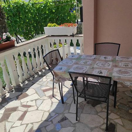 Apartmani Vesna Krk Town Buitenkant foto