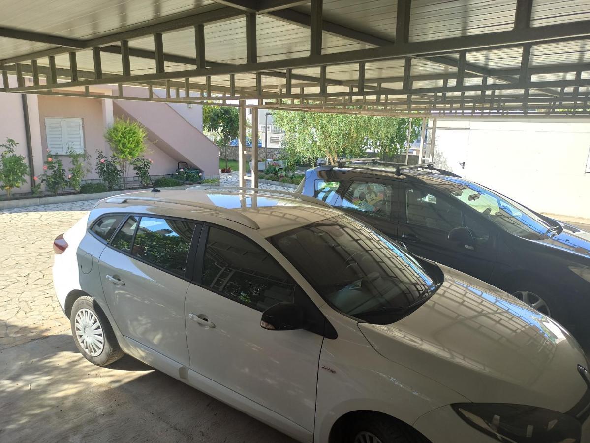 Apartmani Vesna Krk Town Buitenkant foto