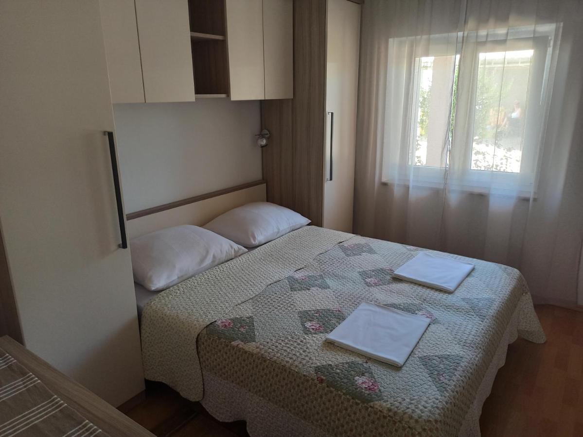 Apartmani Vesna Krk Town Buitenkant foto