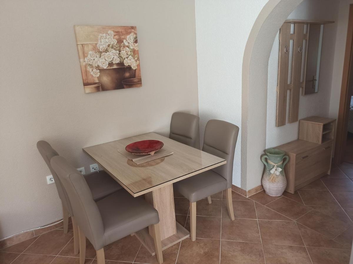 Apartmani Vesna Krk Town Buitenkant foto