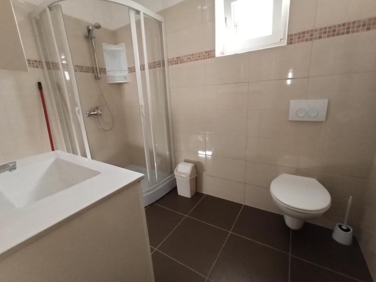 Apartmani Vesna Krk Town Buitenkant foto
