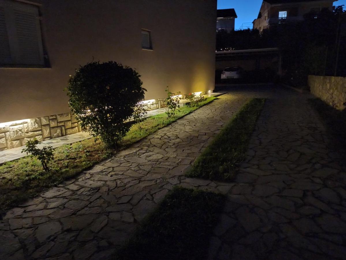 Apartmani Vesna Krk Town Buitenkant foto