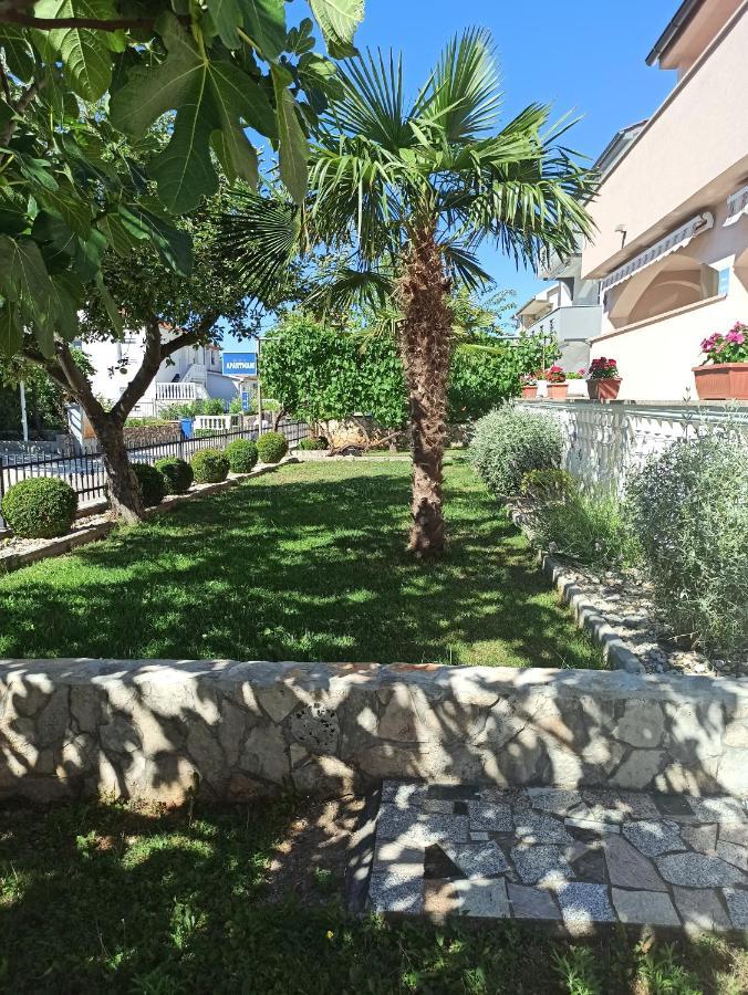 Apartmani Vesna Krk Town Buitenkant foto