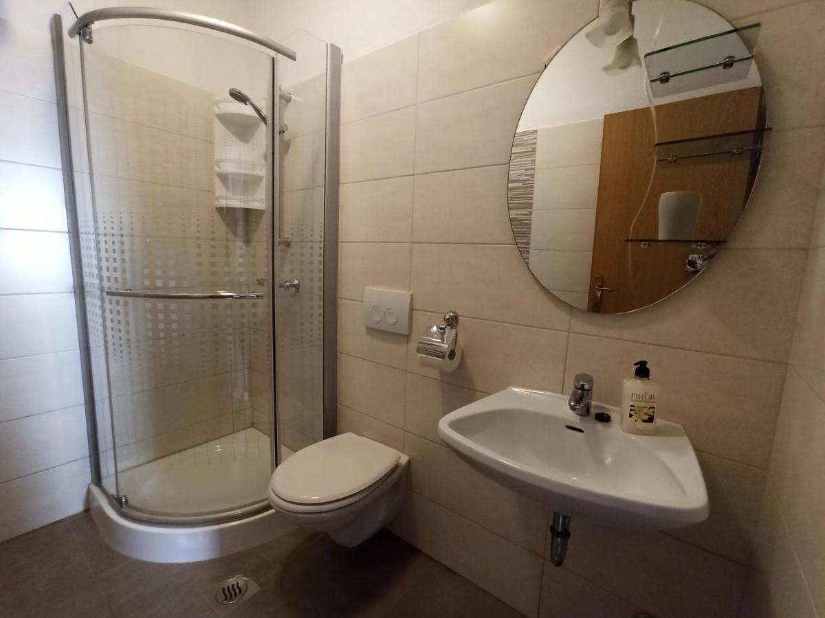 Apartmani Vesna Krk Town Buitenkant foto