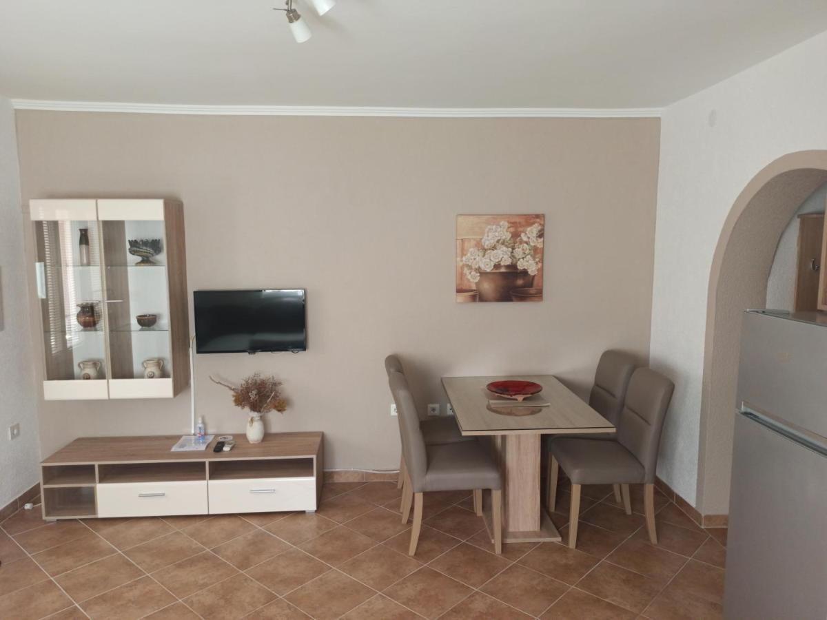 Apartmani Vesna Krk Town Buitenkant foto