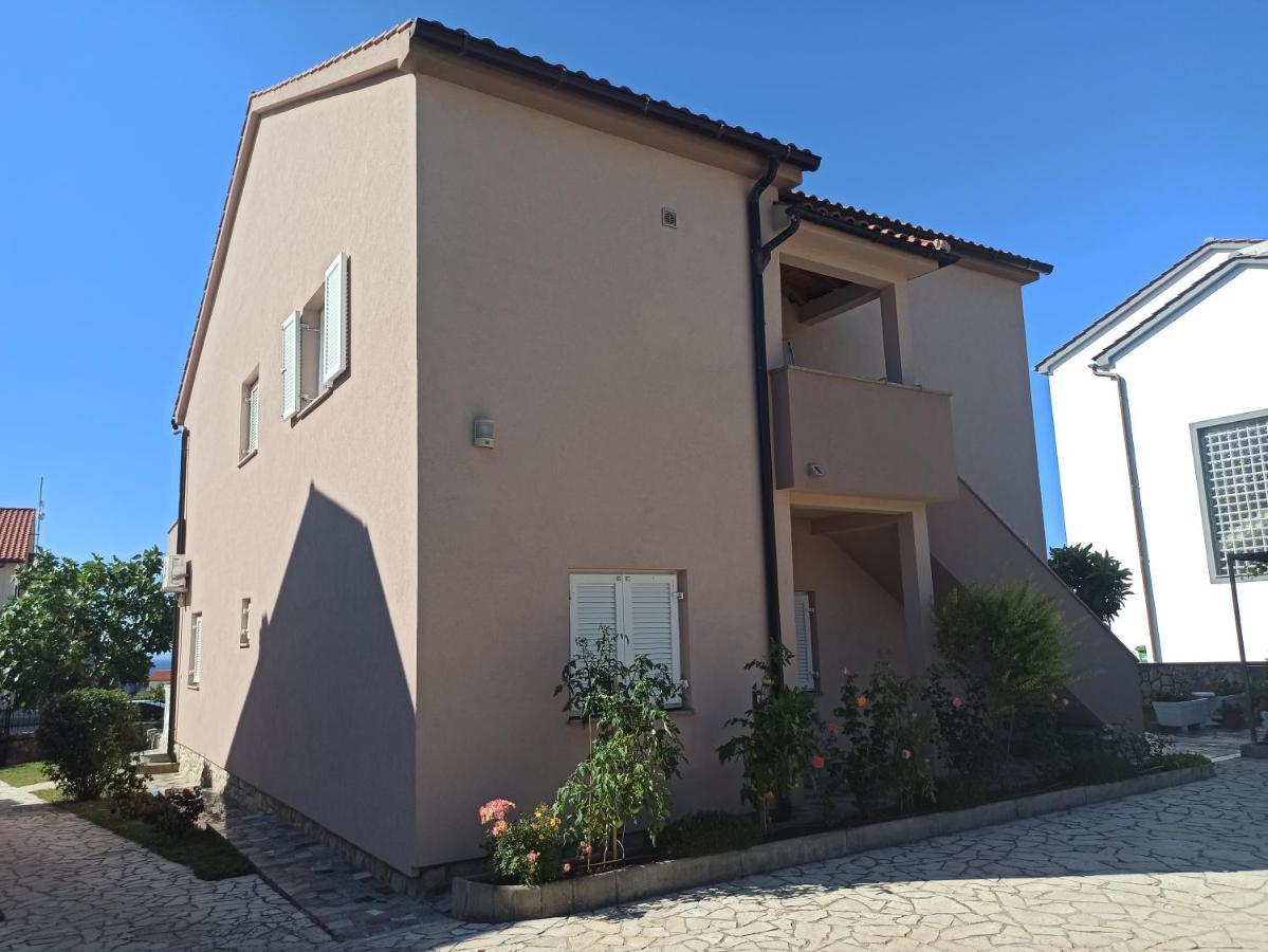 Apartmani Vesna Krk Town Buitenkant foto