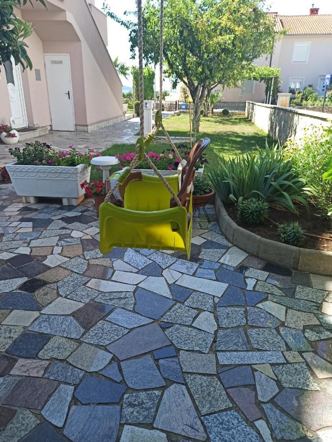 Apartmani Vesna Krk Town Buitenkant foto
