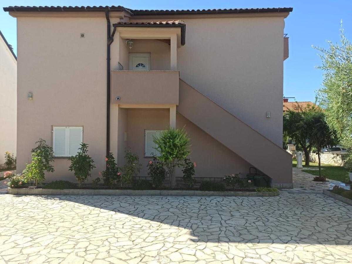 Apartmani Vesna Krk Town Buitenkant foto