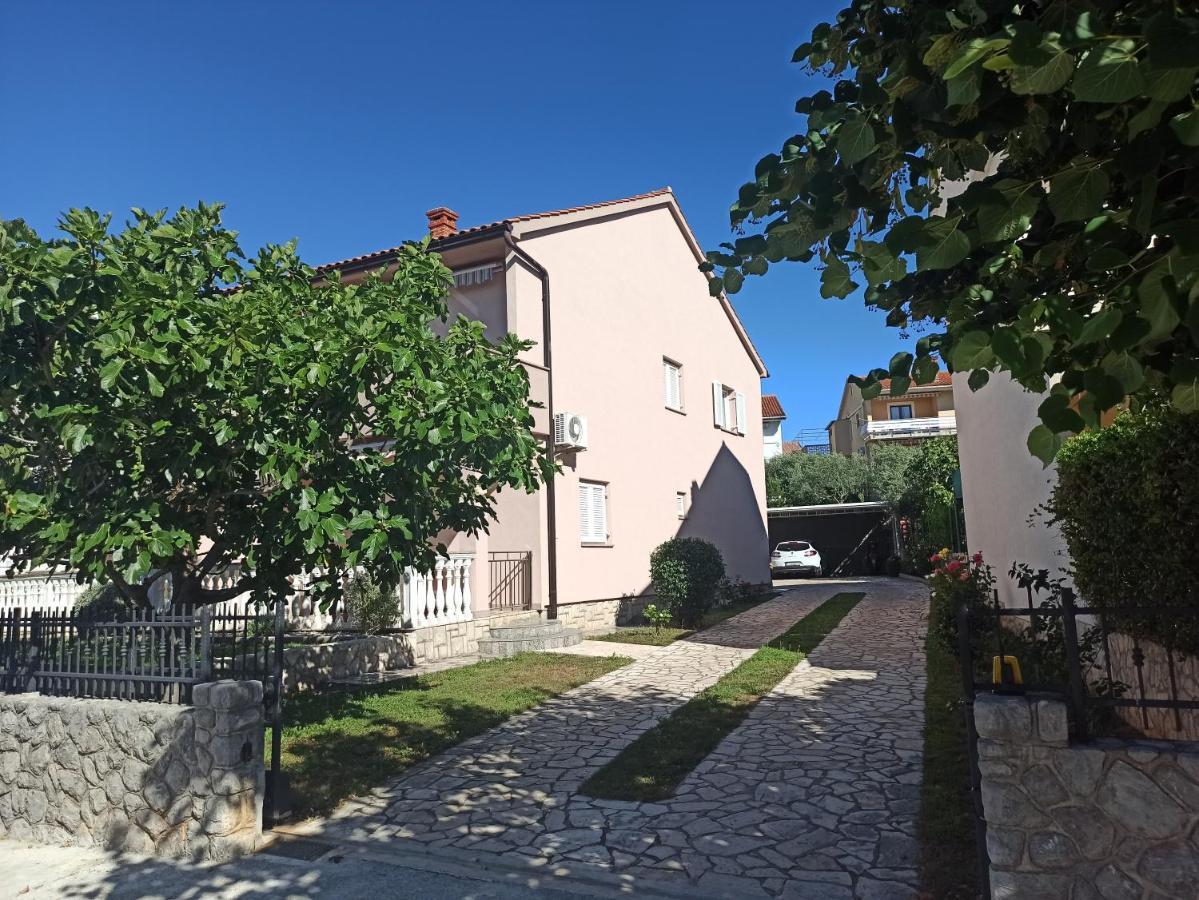 Apartmani Vesna Krk Town Buitenkant foto