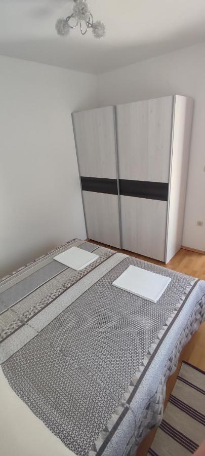 Apartmani Vesna Krk Town Buitenkant foto