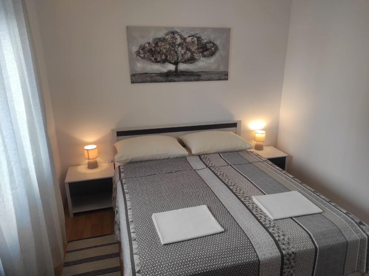 Apartmani Vesna Krk Town Buitenkant foto