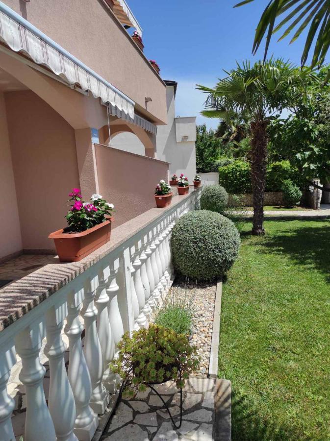 Apartmani Vesna Krk Town Buitenkant foto