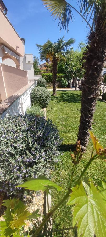 Apartmani Vesna Krk Town Buitenkant foto